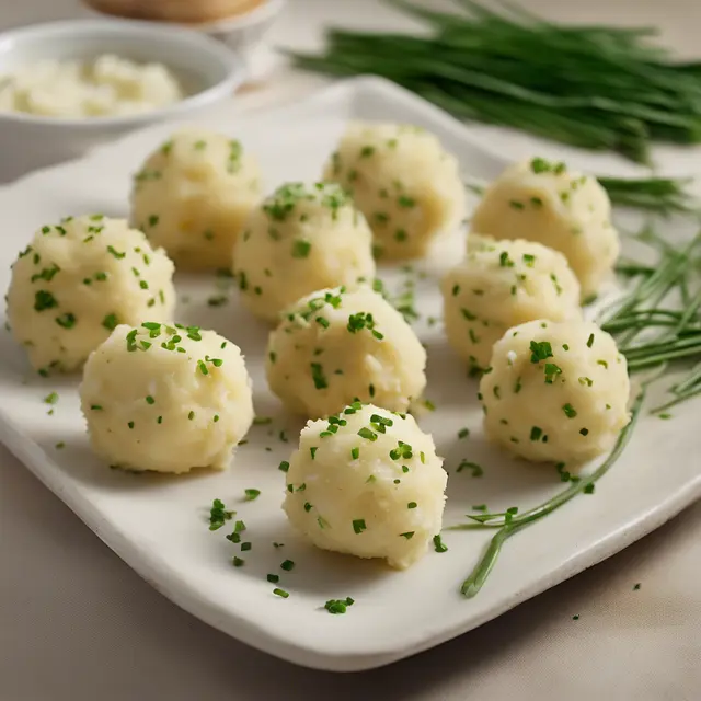 Foto de Mashed Potato Balls with Garlic and Chives